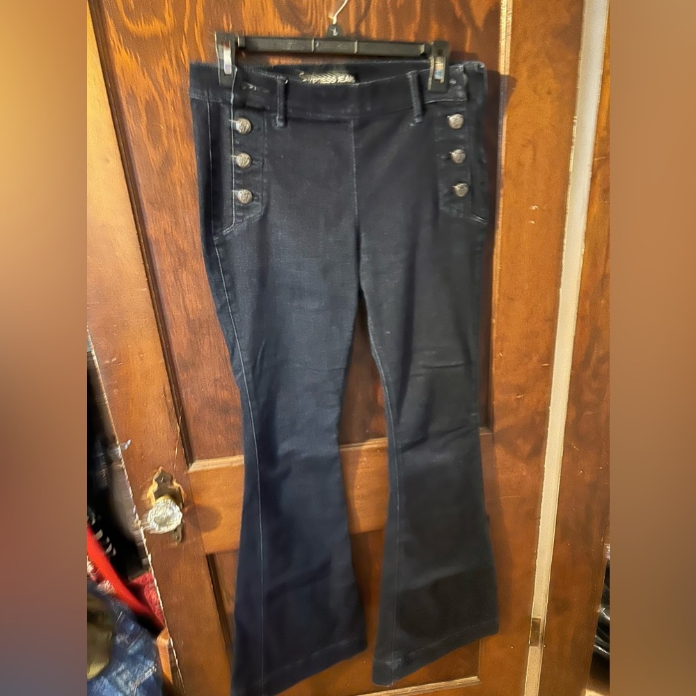 Express flared jeans.